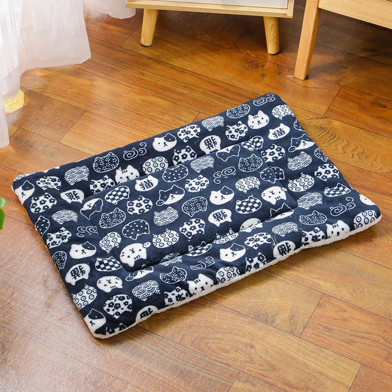 Flannel Pet Mat – Thick Sleeping Blanket for Dogs & Cats